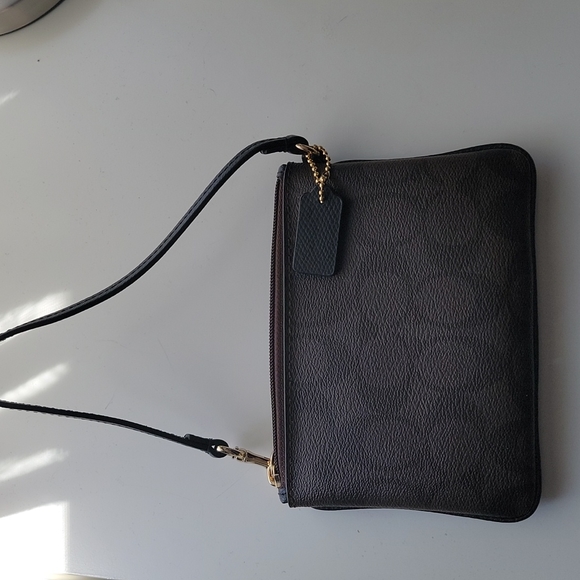 Coach SIGNATURE CANVAS SMALL WRISTLET WITH LEATHER F52860 LIGHT GOLD/BROWN/BLACK - Picture 2 of 2